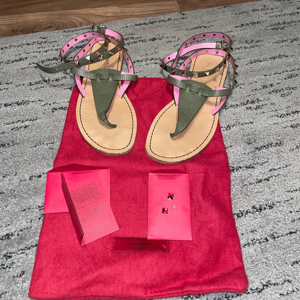 Valentino Garavani Rockstud Double  Flip-FlopSandals